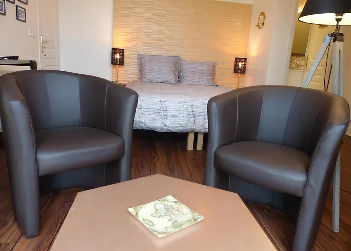 B&B Le Ruban Bleu Face A La 4*