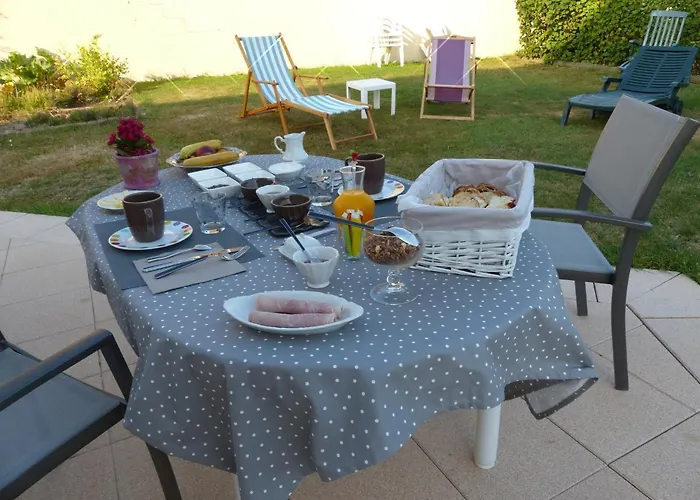 B&B Le Ruban Bleu Face A La 4*