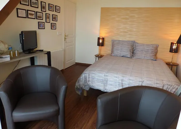 Le Ruban Bleu Face A La Panzió 4*