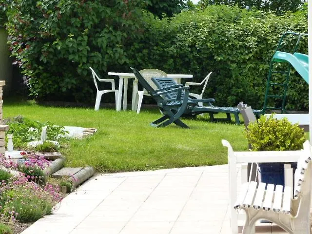 Le Ruban Bleu Face A La Bed & Breakfast